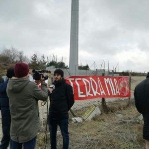 Potenza, ripetitore di telefonia mobile a pochi passi dalle abitazioni: la vicenda finisce in Tribunale