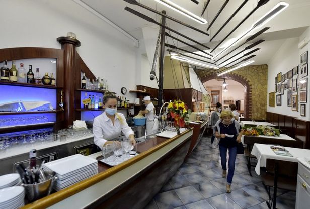 Parma, la pizzeria Al Corsaro cambia gestione dopo 58 anni - Foto