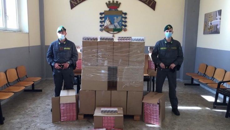 Sigarette di contrabbando, sequestrati 440 chili sull'A3 all'uscita di Torre Annunziata