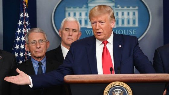 Coronavirus, primo morto negli Usa. Washington alza l'allerta: "Non viaggiate nelle regioni italiane più colpite"