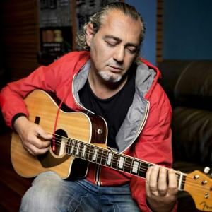 Luca Carboni: "La mia città un po' snob vuol far festa per il suo Bologna"