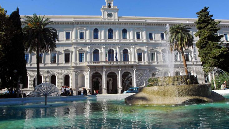 Bari, il prof imputato di violenza resta in cattedra. L'Ateneo: 'Stiamo studiando'