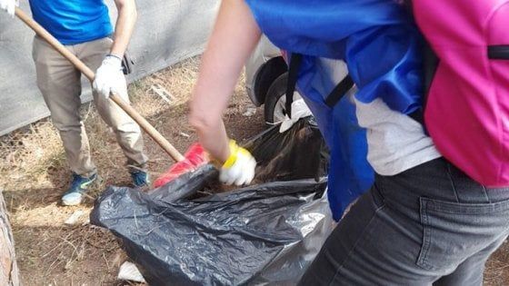 Roma, parco degli Acquedotti:  i volontari contro vandali e incendi dolosi
