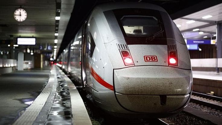 Blocco totale dei treni in Germania. “È crollato il sistema di comunicazione radio”. Poi i convogli tornano a circolare
