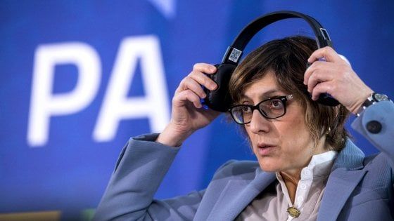 PA, oltre 500.000 in uscita. Bongiorno lancia l'accesso diretto per universitari. Sindacati: risorse insufficienti