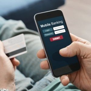 La banca cambia le condizioni dell'home banking senza preavviso: può farlo?