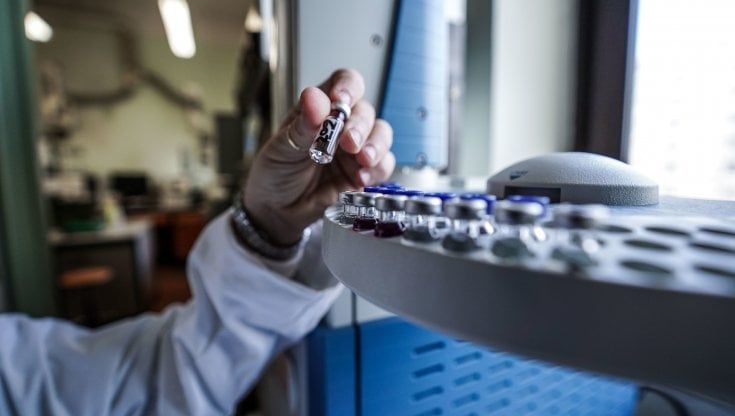 Dagli informatici ai medici mancano 12 mila specialisti: “Il Pnrr rischia lo stop”