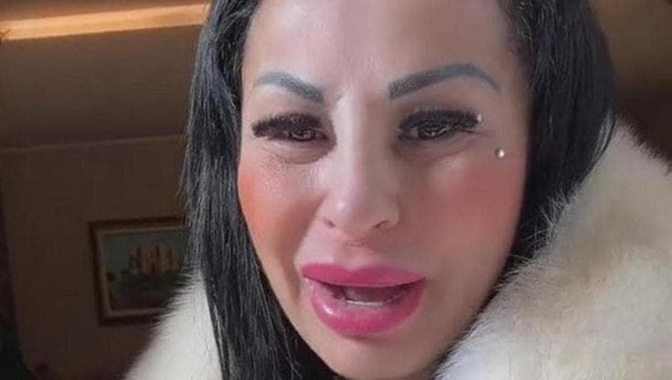 Rita De Crescenzo rilancia: "Voglio tutta Napoli a Roccaraso”. Ma il sindaco limita l’accesso ai bus