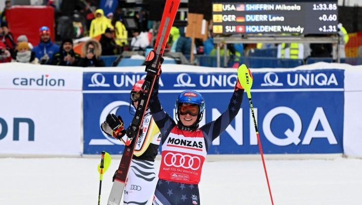 Sci, Mikaela Shiffrin vince a Spindleruv Mlyn: è a -1 da Stenmark. Casse terzo nel superG di Cortina