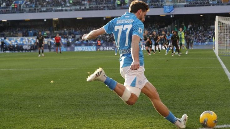 Kvara separato in casa: è fuori con il Verona. Psg pronto al rilancio