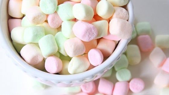 Nuvole e zucchero: come fare i Marshmallows (in tempo per la Befana)