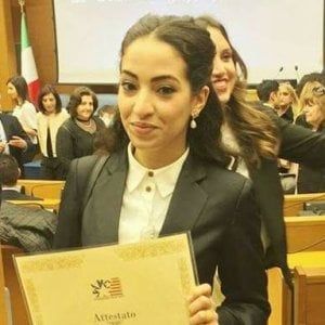 Studentessa modello premiata a Montecitorio, ma non entra perché immigrata