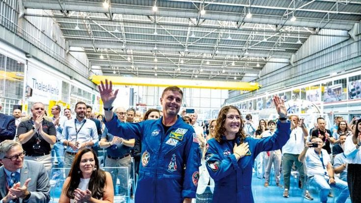 Gli astronauti ai lavoratori di Thales Alenia:“Artemis 2 possibile grazie a voi”