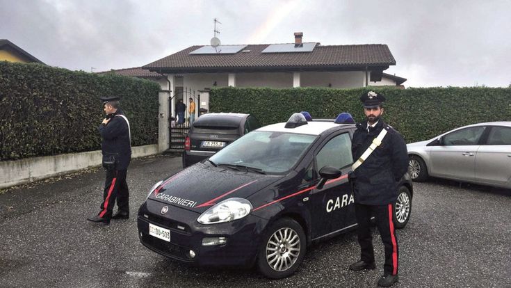 Erika, uccisa dal cancello che tentava di scavalcare. “Era uscita senza chiavi”