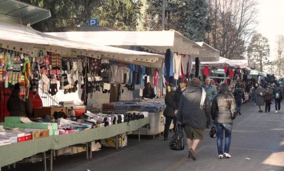 Mille ambulanti rischiano di perdere il lavoro a Genova