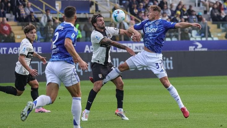 Parma fermato dalla traversa: contro il Como finisce 0-0