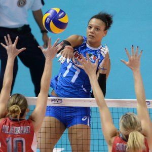 Valentina Diouf: "Viziate? Il nonnismo è finito"