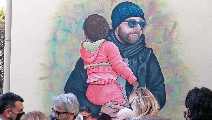 Bari, inaugurato un murale in ricordo di Stefano Fumarulo a cinque anni dalla morte. "Esempio di lotta alla mafia"