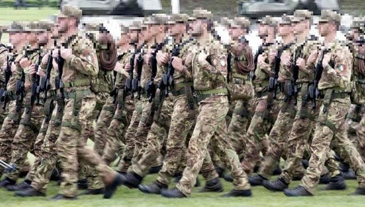 In casa regole da caserma e botte a moglie e figli anche per un raffreddore: condannato militare