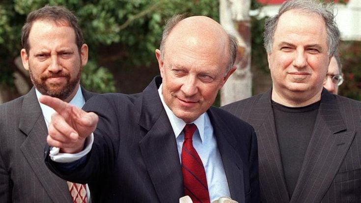 Se ne va Woolsey, alla Cia con Clinton tra spie e tradimenti