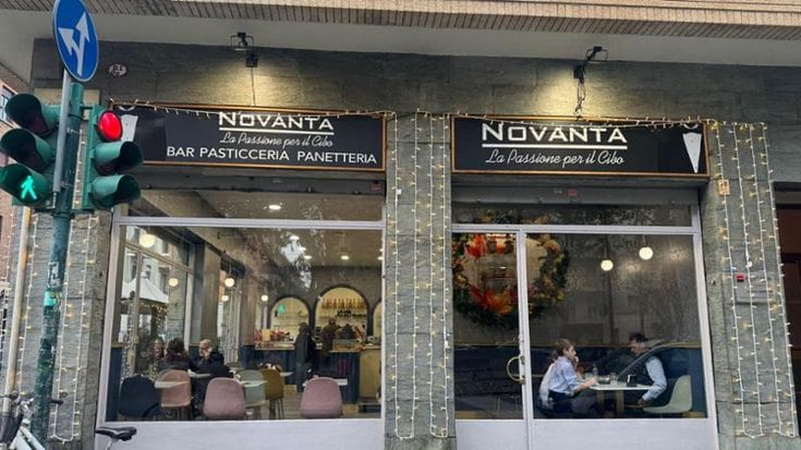 "Non più di 15 minuti per un caffè". Il diktat indigna i social e il bar rimuove il cartello