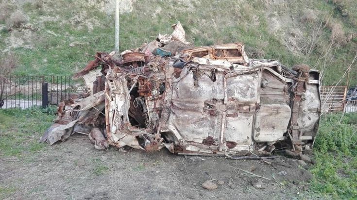 Scaldabagni e carcasse di auto nelle cave, grandi pulizie nei boschi di Ischia