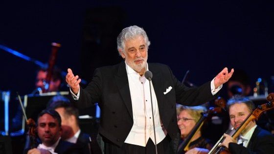 Placido Domingo licenziato dal Teatro nazionale di Madrid