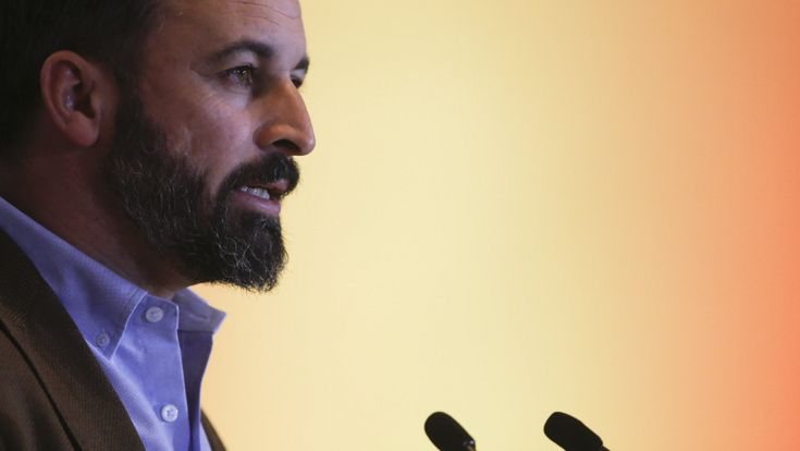 Abascal, il machista con la pistola lancia l'ultradestra senza complessi