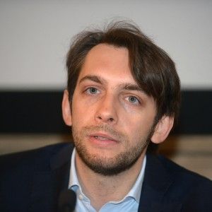 Maran: "Inaccettabili violenze e interruzioni di servizio"
