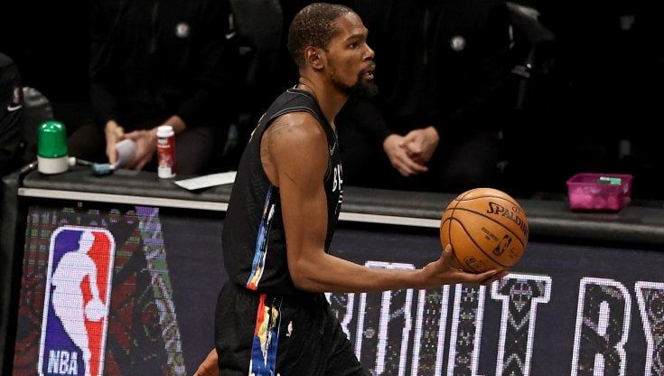 Nba, protocollo Covid in tilt. Durant lascia la partita a metà