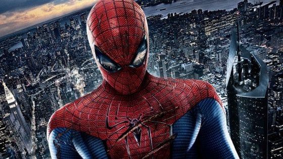 Salerno, camminava per strada vestito da Spiderman. Identificato dai carabinieri