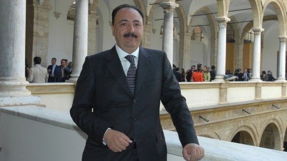 Catania, Nicotra va ai domiciliari