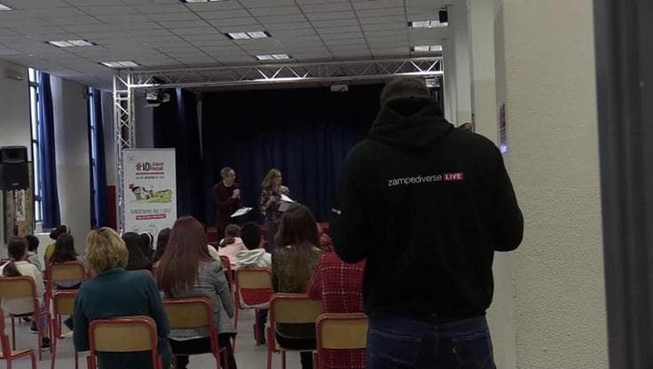 Scuola, edizione record di #ioleggoperché: parte la nuova raccolta dei libri per le scuole