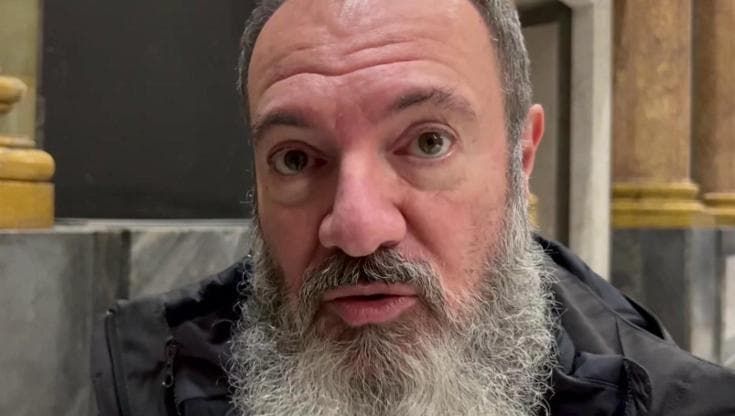 Genova, lo scrittore Carlo Lucarelli: "Noi maschi portatori sani del virus della violenza"