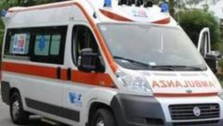 Carrara, incidente auto-moto: muore volontario trentenne, lascia un figlio di due anni