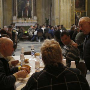 Allarme Caritas: la povertà è diventata ereditaria