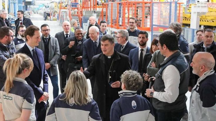 Il cardinale a Mirafiori:“Ho fiducia: al centro c’è il bene di Torino”