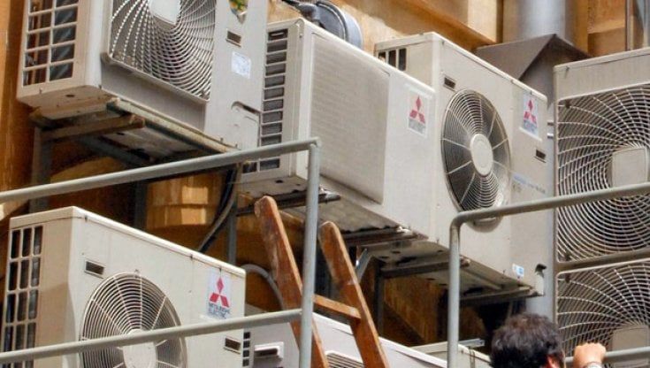 Un grado per risparmiare: il governo cambia la temperatura degli uffici pubblici