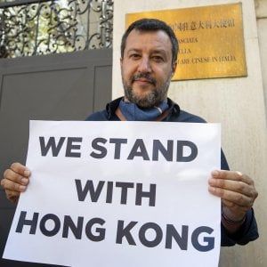 Honk Kong, l'ambasciata cinese in Italia esprime "forte disappunto" per il flash mob della Lega