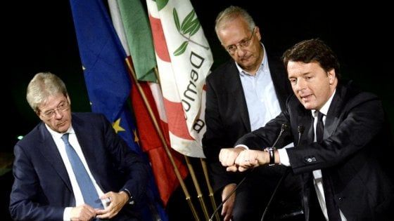 Renzi: "Servizio civile obbligatorio di almeno un mese per i giovani"