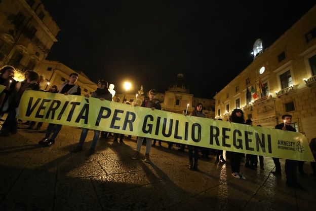 La fiaccolata di Palermo per ricordare Giulio Regeni