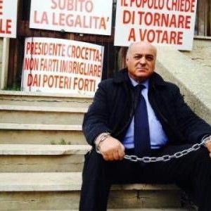 Regione siciliana, elezioni in replay: la farsa di Siracusa con i partiti estinti