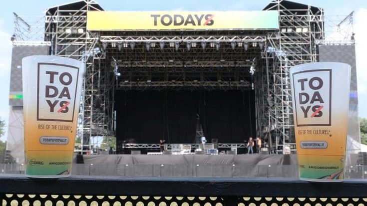 Todays, il festival della musica delle polemiche. Venduti 15mila biglietti, M5s all’attacco: presto il nuovo bando