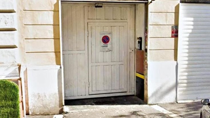 I box auto di Prati che costano come una casa: “Mezzo milione per tre posti”