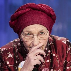 Bologna, i candidati della Bonino regalano due etti di cannabis light in mezz'ora