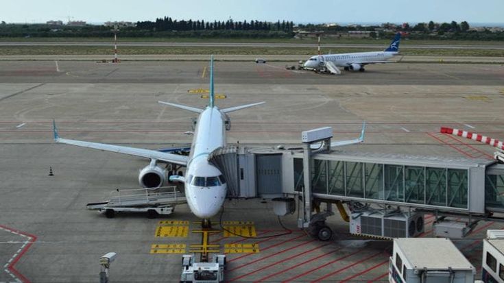 Aerei, per Bari e Brindisi scatta l’allarme carburante: ma per oggi nessun volo è stato annullato