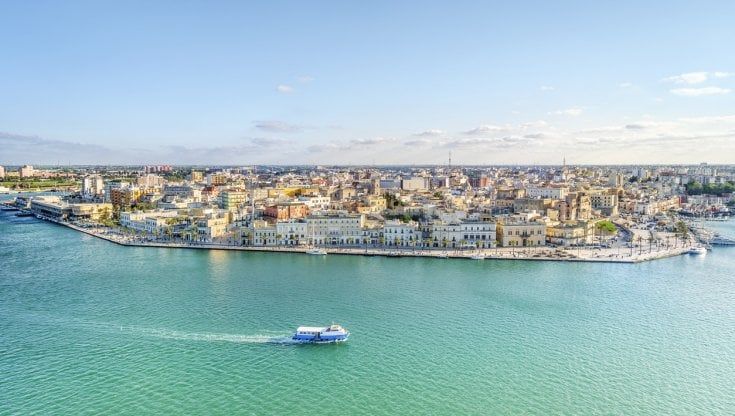 "From Puglia to the World", il libro multimediale che promuove il turismo delle radici