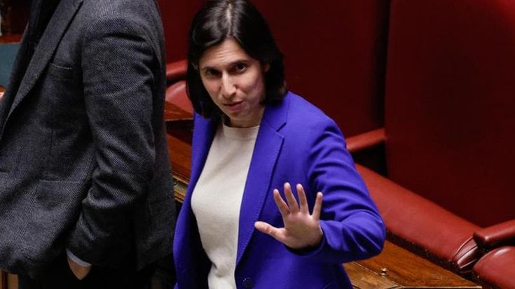 Schlein: “Meloni ora scelga e abbandoni il cappellino di Trump”