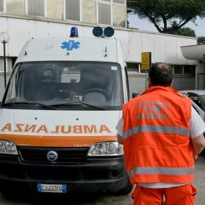 Foggia, scontro tra un auto e un trattore: muore agricoltore 38enne
