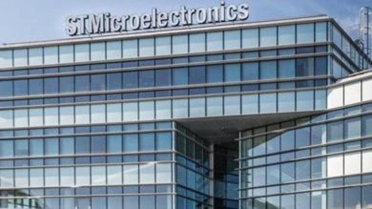 St punta sui data center per l’IA: ricavi a 3,49 miliardi. Crollo in Borsa – 15%